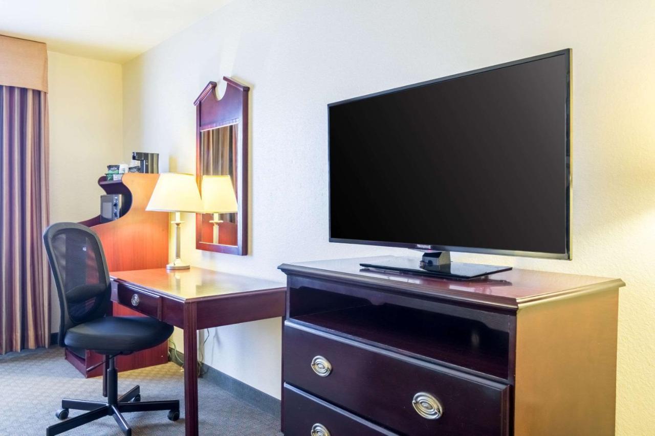 Quality Inn & Suites Of Alma - Northeast From Fort Smith Exteriér fotografie