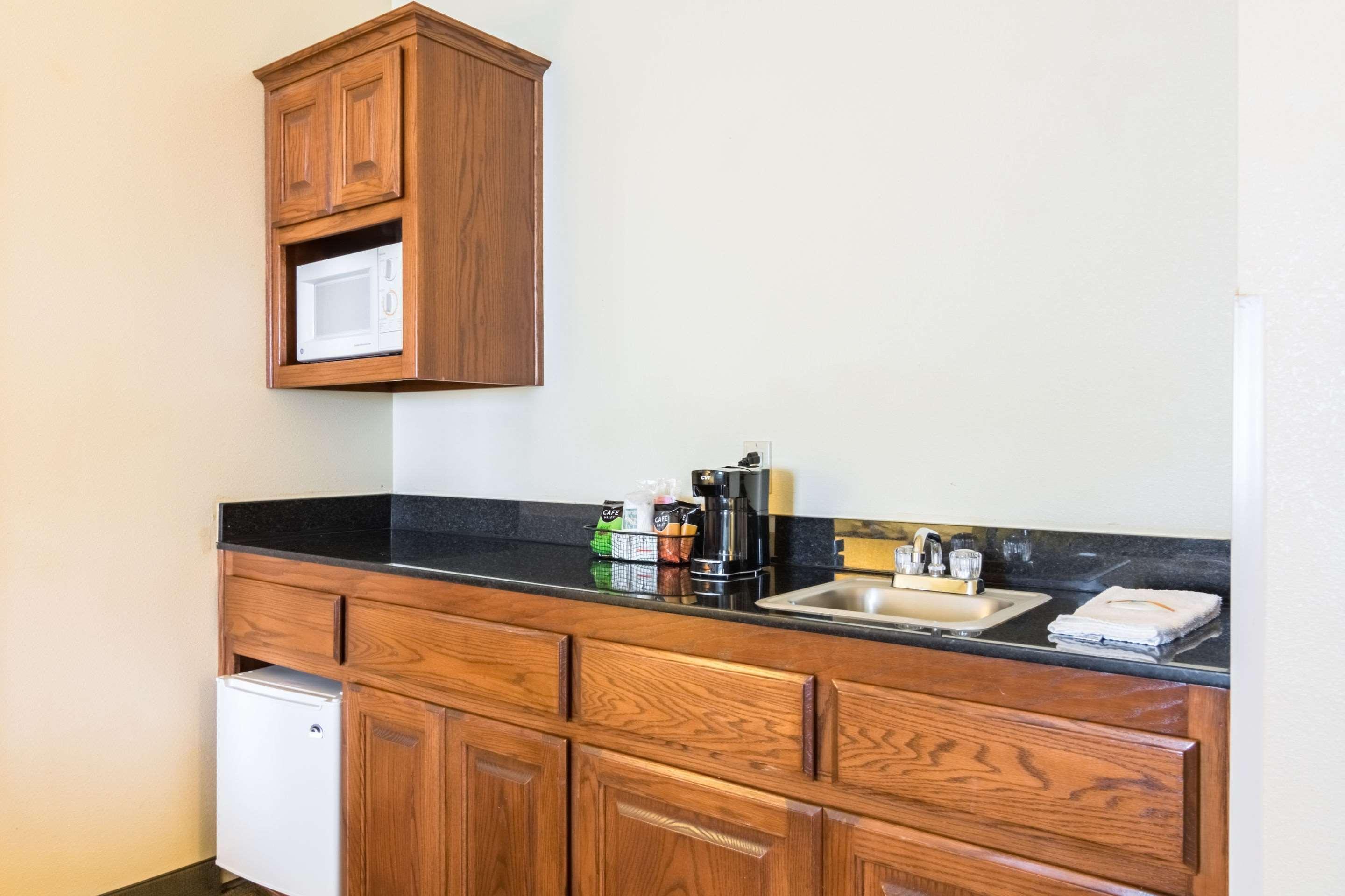 Quality Inn & Suites Of Alma - Northeast From Fort Smith Exteriér fotografie